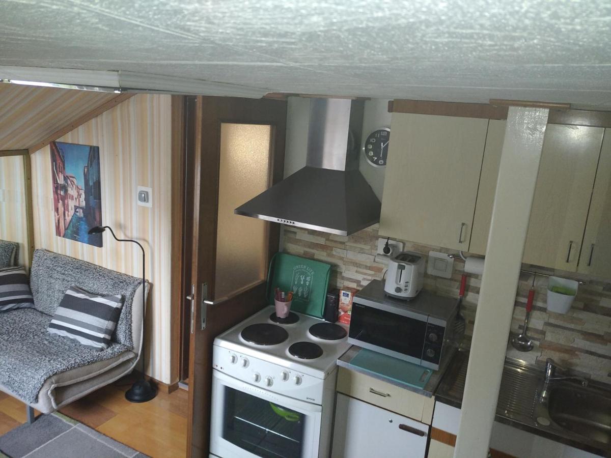 Apartment " Studio Green " Free Parking, Self Check-In Zagreb Dış mekan fotoğraf