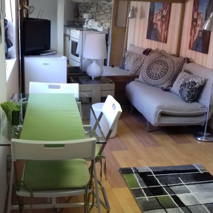 Apartment " Studio Green " Free Parking, Self Check-In Zagreb Dış mekan fotoğraf