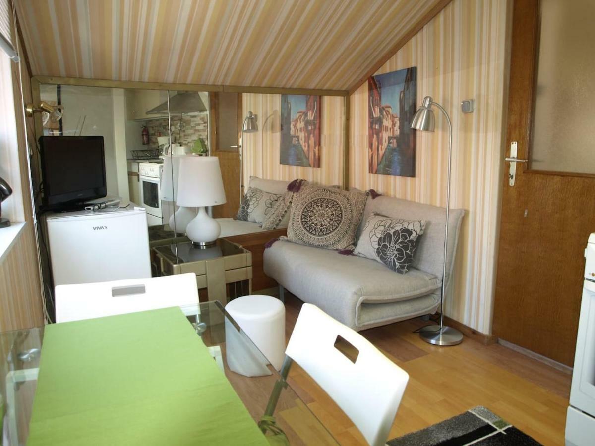 Apartment " Studio Green " Free Parking, Self Check-In Zagreb Dış mekan fotoğraf
